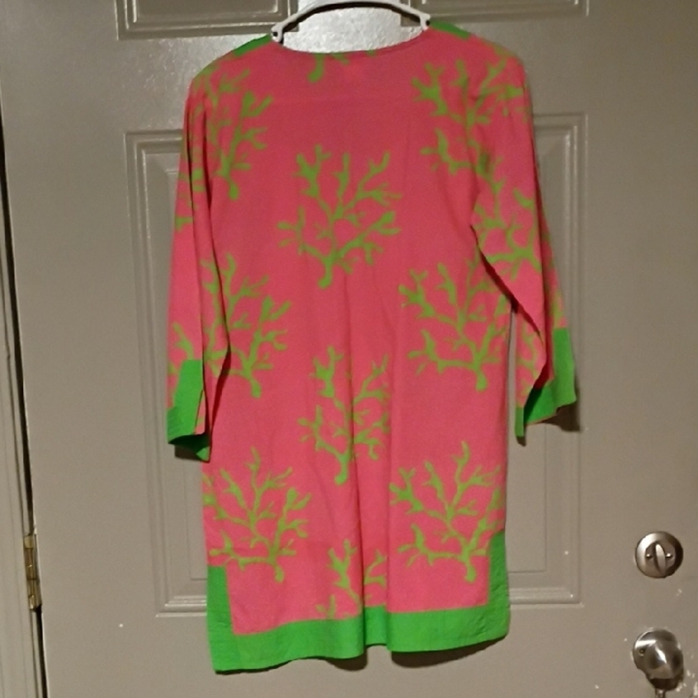 Top it off Tunic Woman Size S/M Pink and Green Tunic with Coral Pattern - Picture 7 of 7
